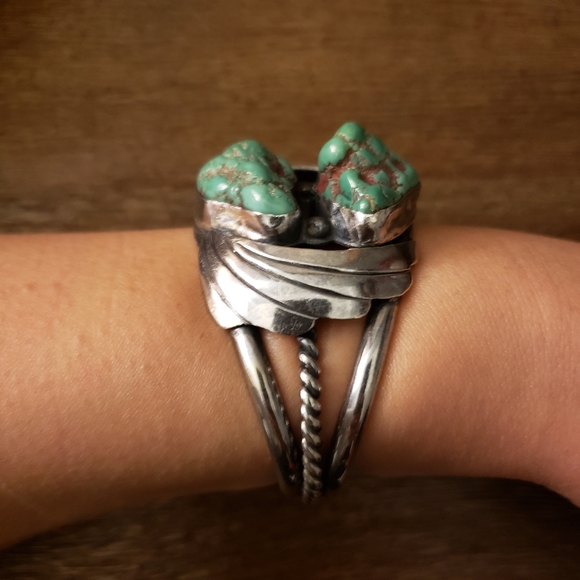 Vintage Sterling Silver Turquoise Cuff Bracelet - Picture 5 of 15